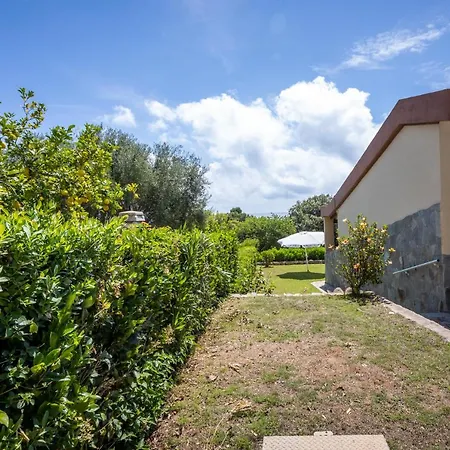 Guesthost - House With Terrace! * Costa Rei