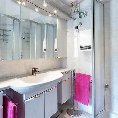 Appartamento Guesthost - House With Terrace! *